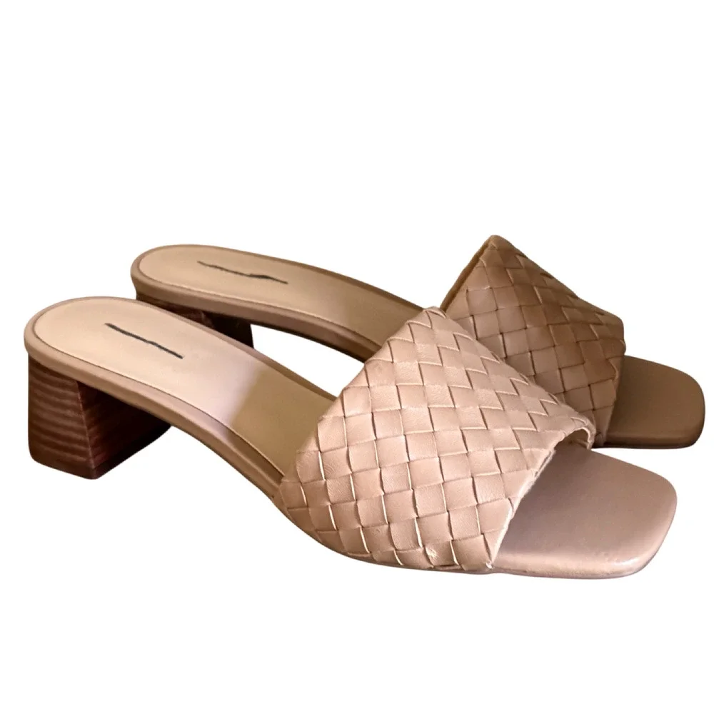 NEW ANN TAYLOR DESERT SAND WOVEN STRAP LEATHER BLOCK HEEL SLIDES SHOES SIZE 8